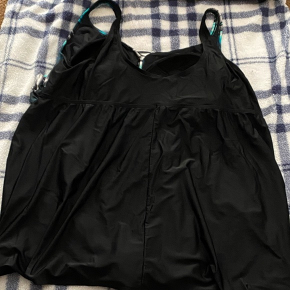 Plus Size Delta Burke Swim Dress with Attached Bottoms!! - Picture 2 of 7